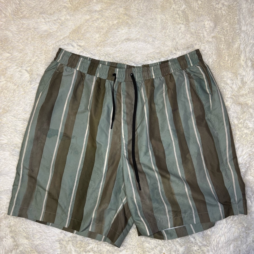 Brady Striped swim shorts XL new without tags mesh lining 5”
Inseam